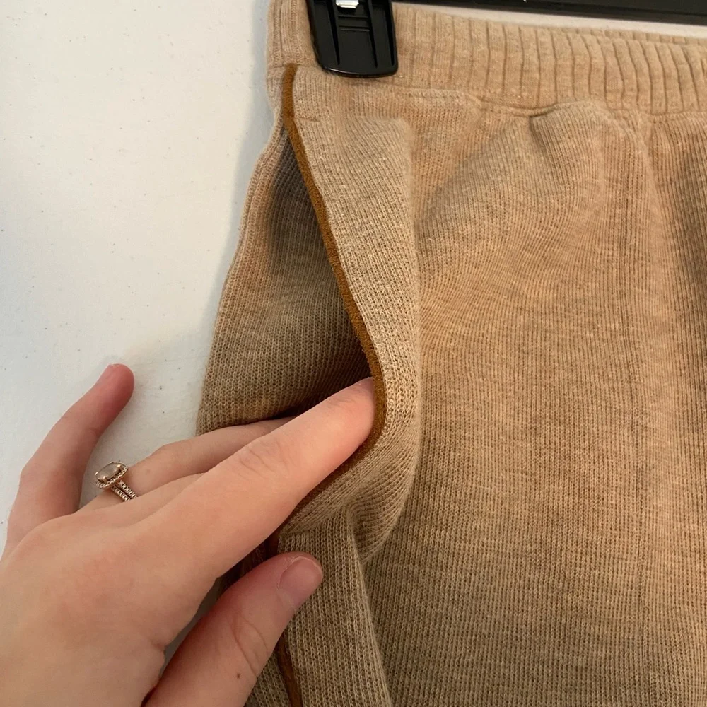 Liz Claiborne women’s tan soft knit‎ drawstring pocket sweatpants lounge small